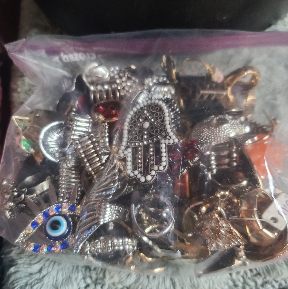 💜 SOLD!!! Assorted Ring Grab Bag